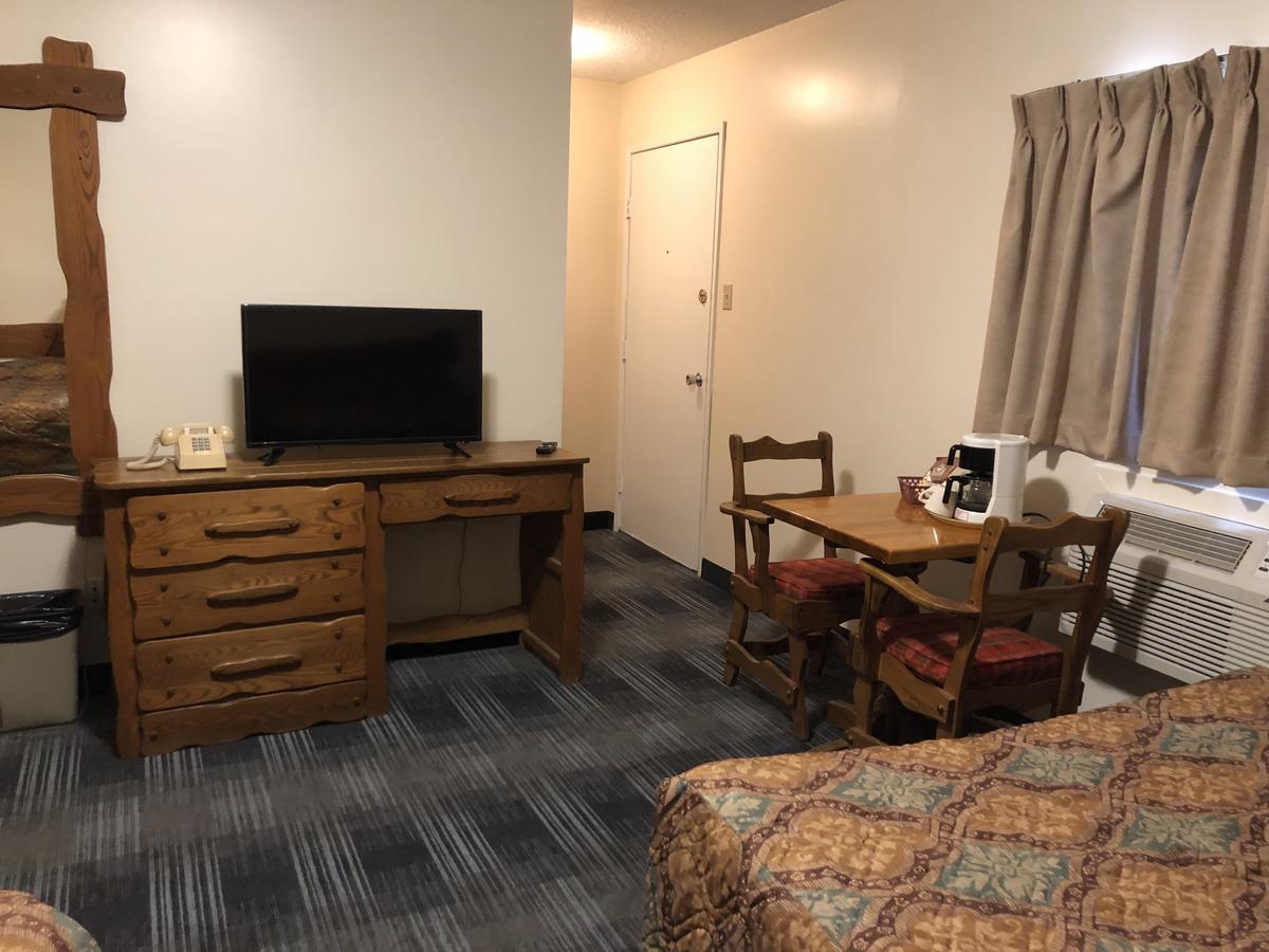 Agassiz Park Lodge - Under New Management McCreary ภายนอก รูปภาพ