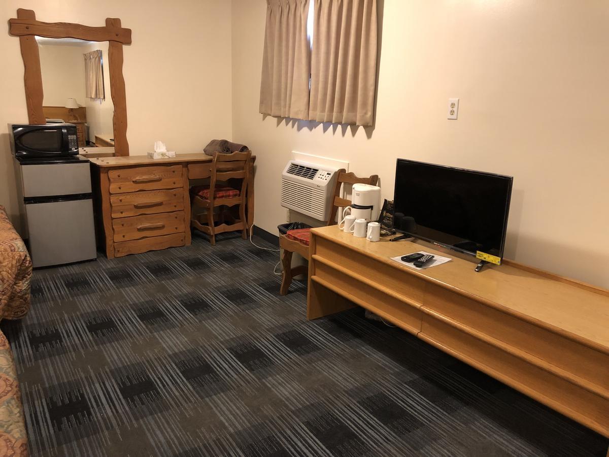 Agassiz Park Lodge - Under New Management McCreary ภายนอก รูปภาพ