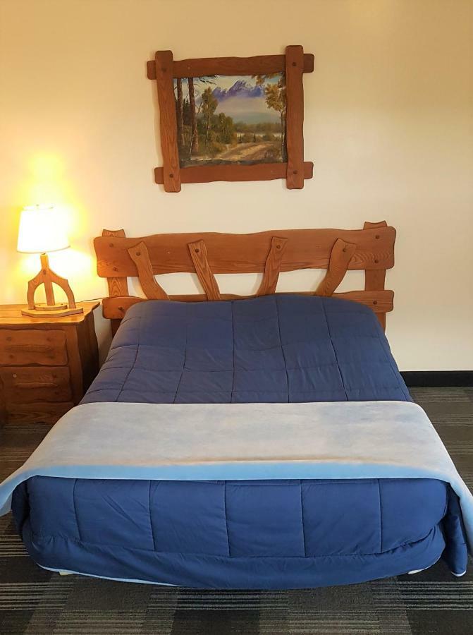 Agassiz Park Lodge - Under New Management McCreary ภายนอก รูปภาพ