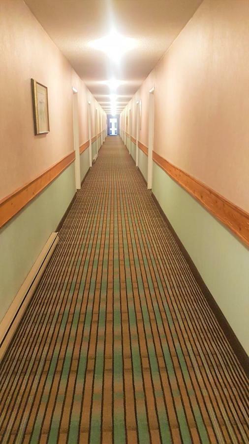 Agassiz Park Lodge - Under New Management McCreary ภายนอก รูปภาพ