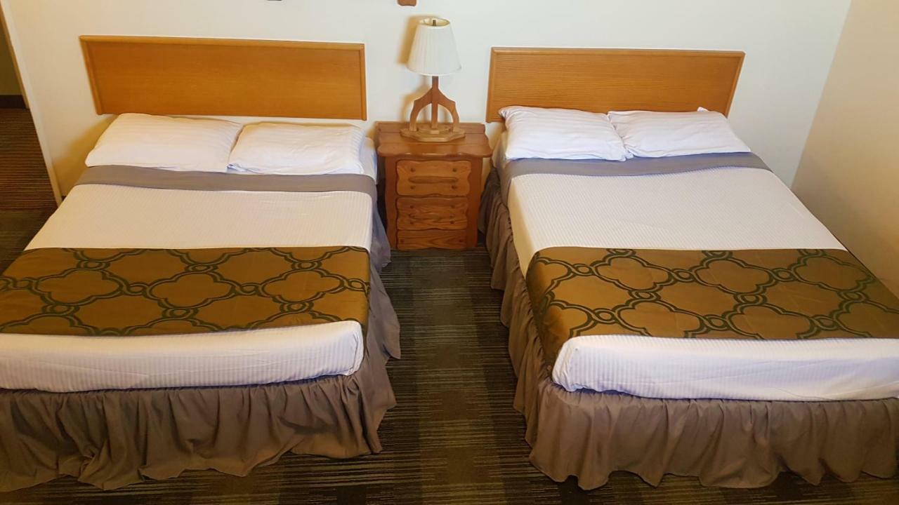 Agassiz Park Lodge - Under New Management McCreary ภายนอก รูปภาพ